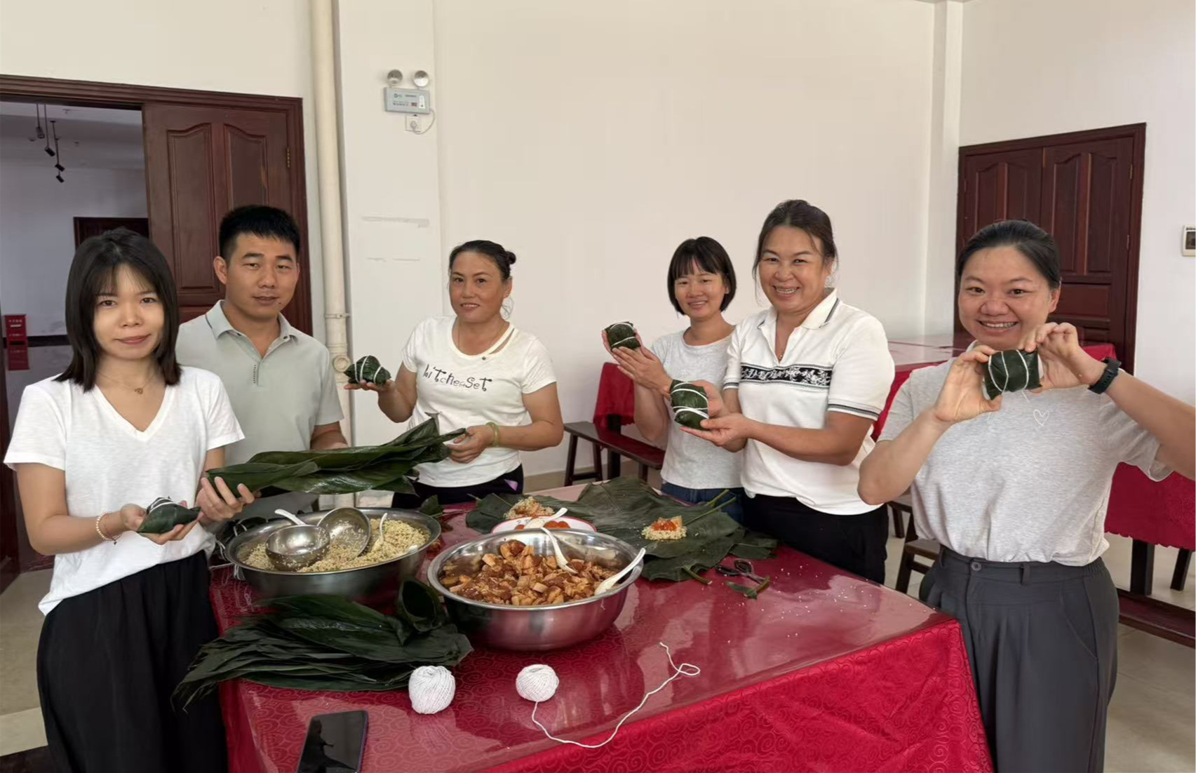 神泉集团举办&ldquo;浓情端午 粽聚神泉&rdquo;包粽子活动